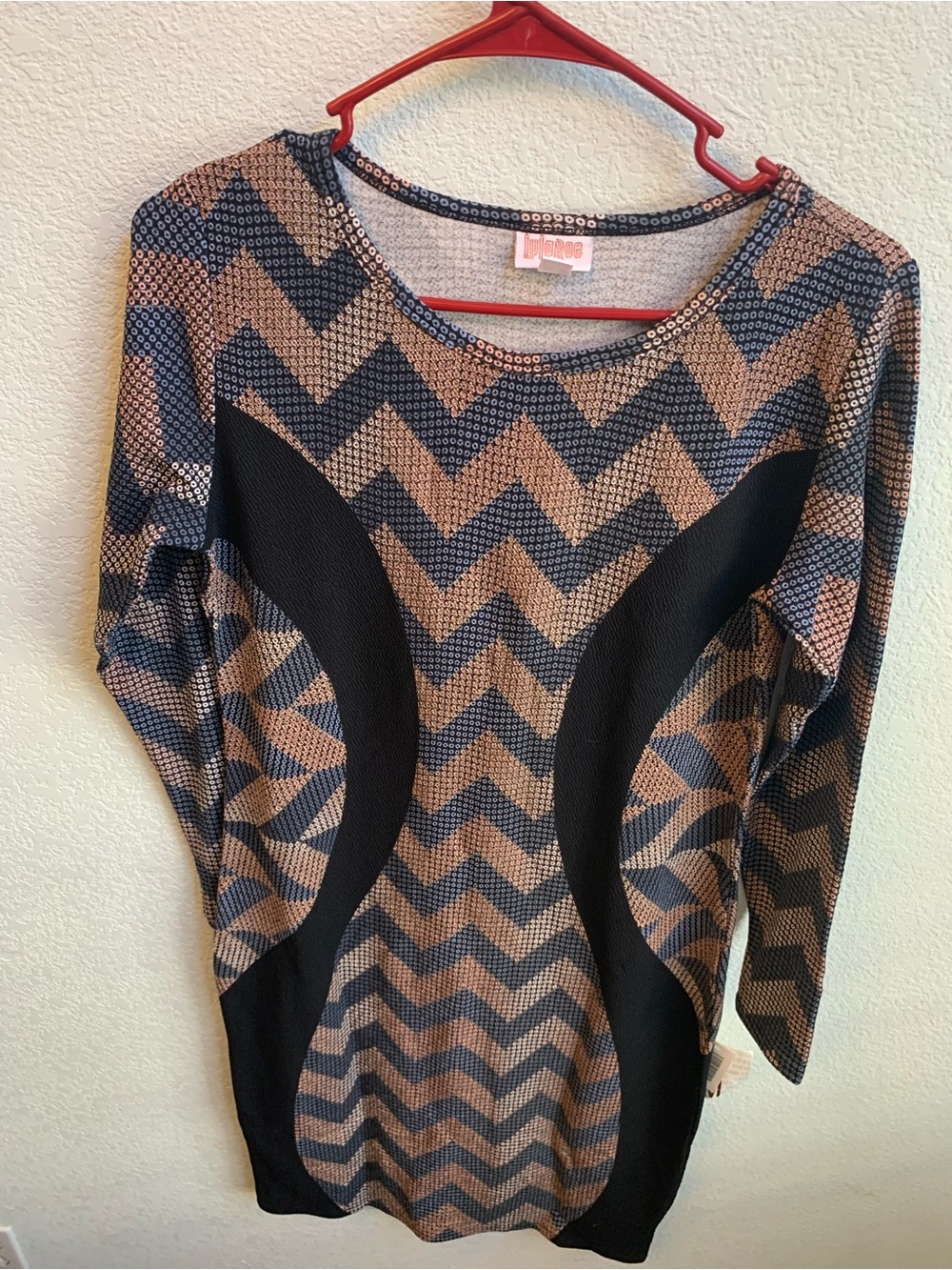 LuLaRoe Chevron Knit Tunic in Black and Tan